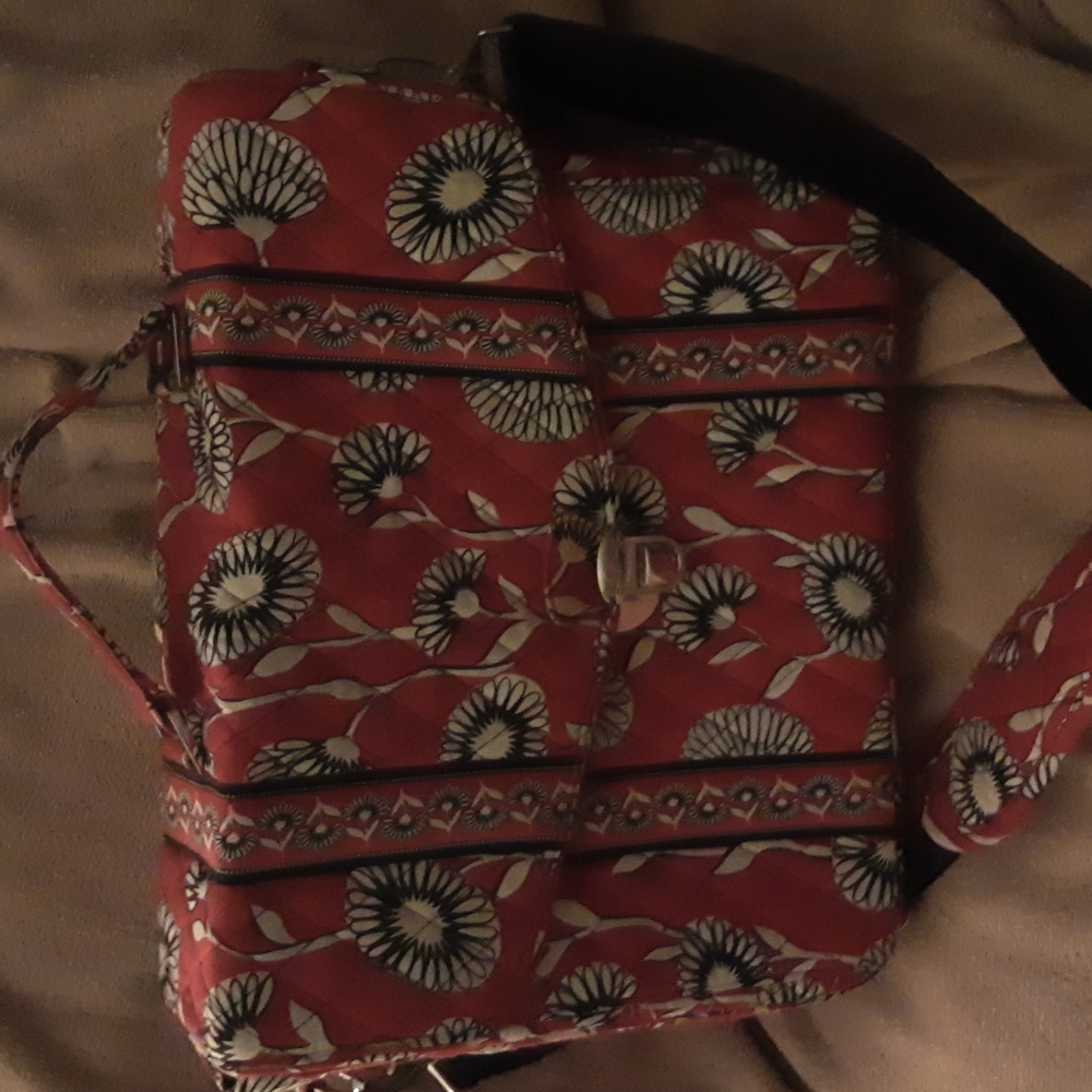Vera Bradley computer bag or purse      Bin2